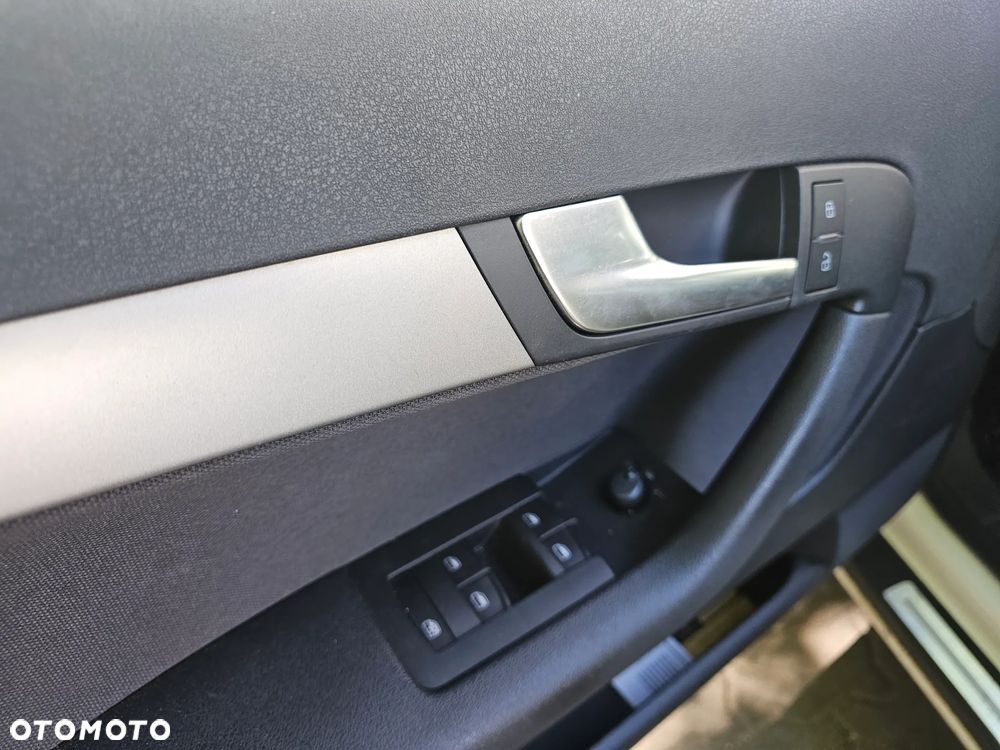 Audi A3 Sportback 2.0 TDI DPF Ambiente - 9