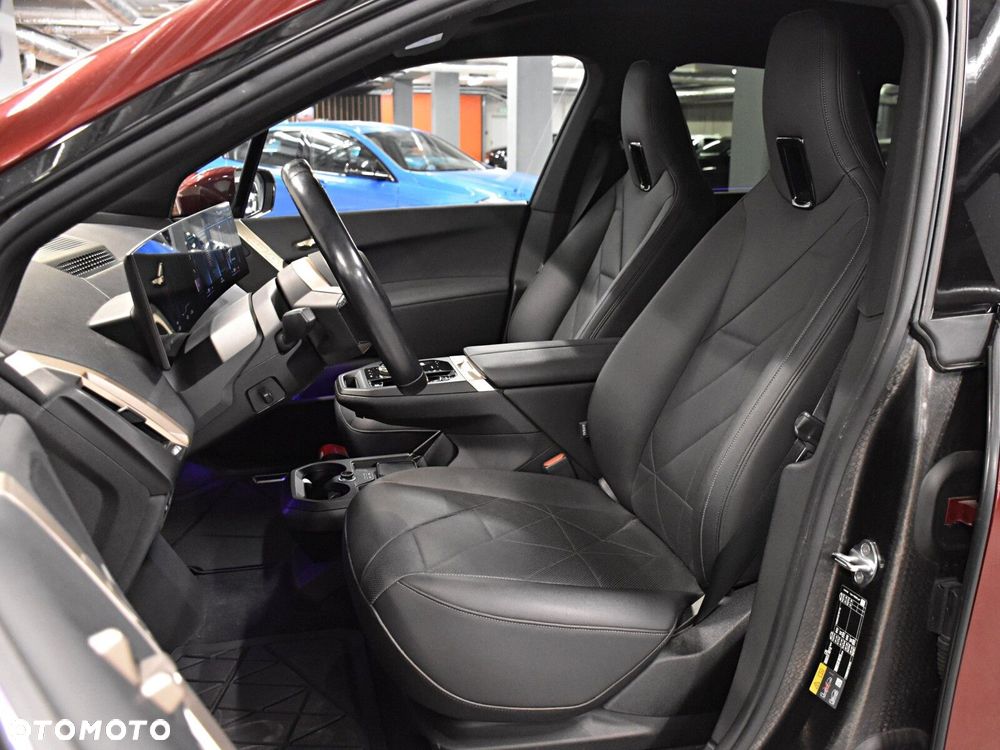 BMW iX xDrive40 76.6kWh Signature - 11