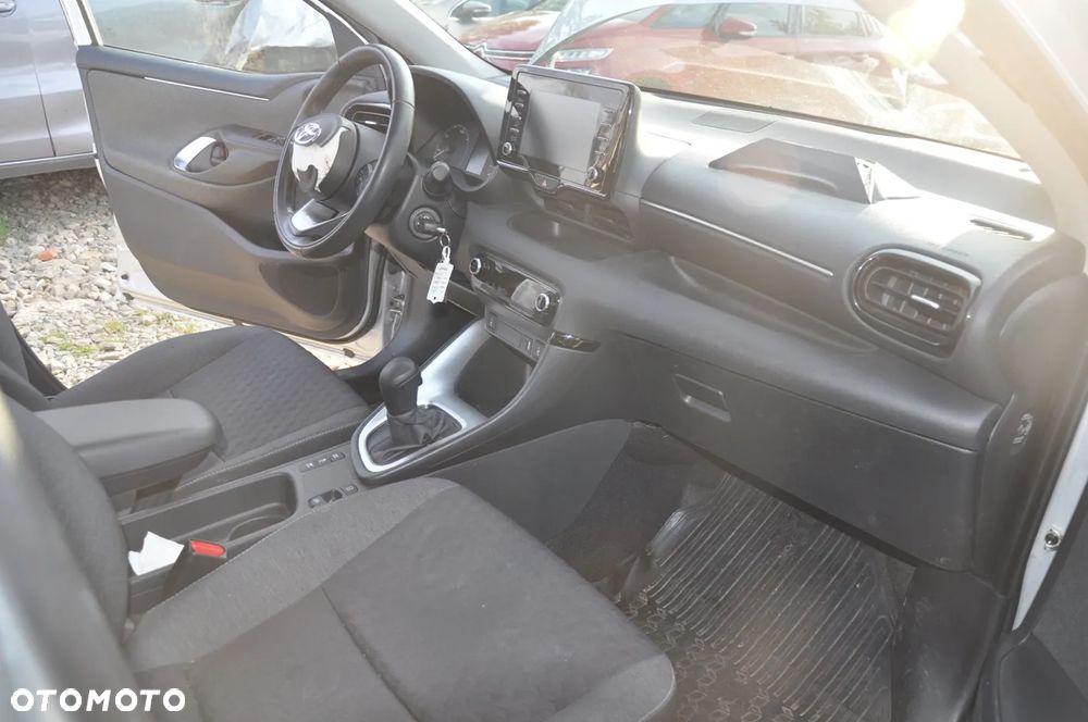 Toyota Yaris - 24