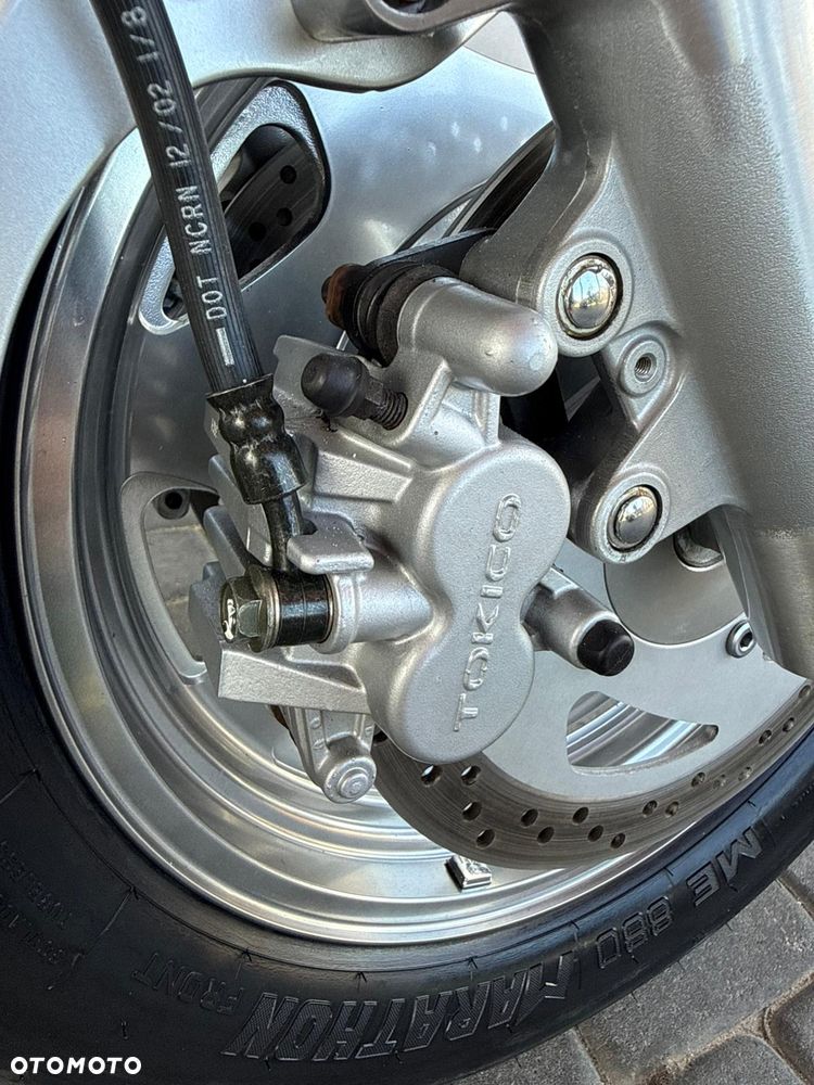 Suzuki Intruder - 28