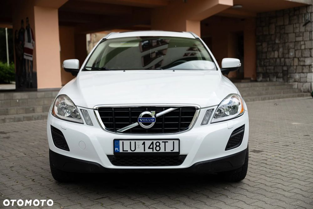 Volvo XC 60 T6 AWD Momentum - 2