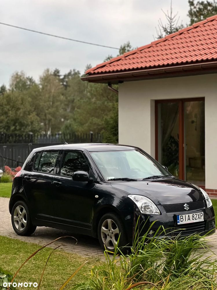 Suzuki Swift 2006 photo 2