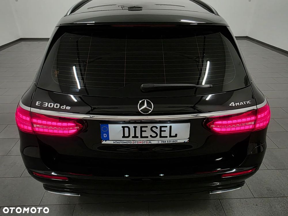 Mercedes-Benz Klasa E 300 de 4-Matic Exclusive - 37