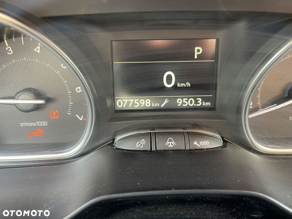 Peugeot 2008 1.2 Pure Tech GPF Allure S&S EAT6 - 10