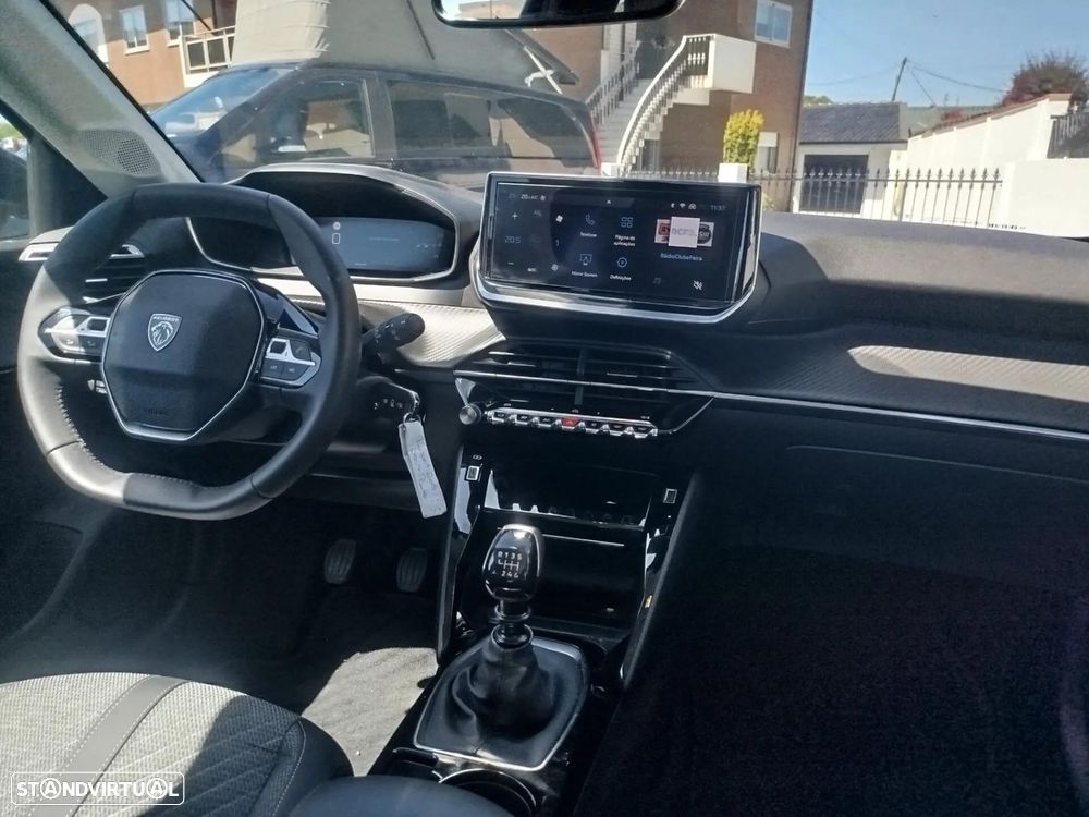 Peugeot 208 TURBO 100 Allure - 19