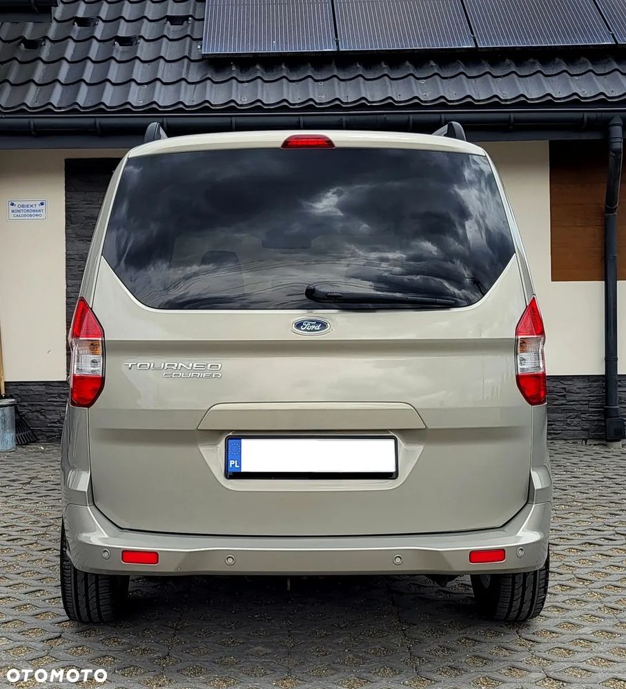 Ford Tourneo Courier 1.0 EcoBoost S&S Titanium - 5