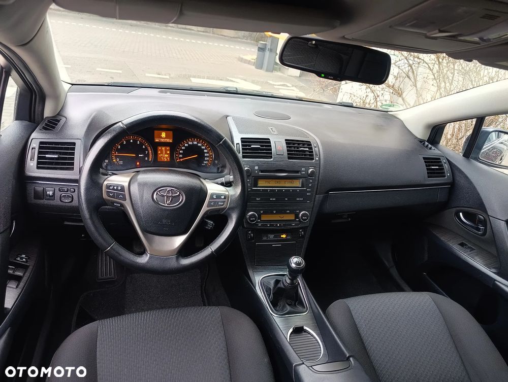 Toyota Avensis 2.0 Sol plus - 22