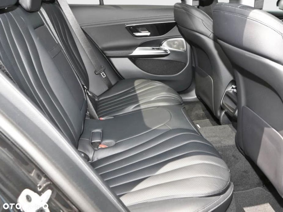 Mercedes-Benz Klasa E 220 d mHEV 4-Matic AMG 9G-Tronic - 16