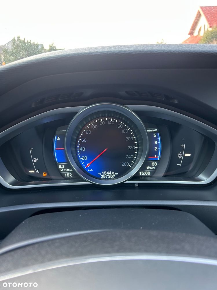 Volvo V40 D4 Drive-E R-Design Momentum - 10