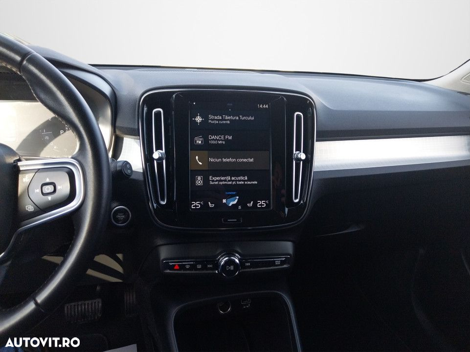 Volvo XC 40 - 15