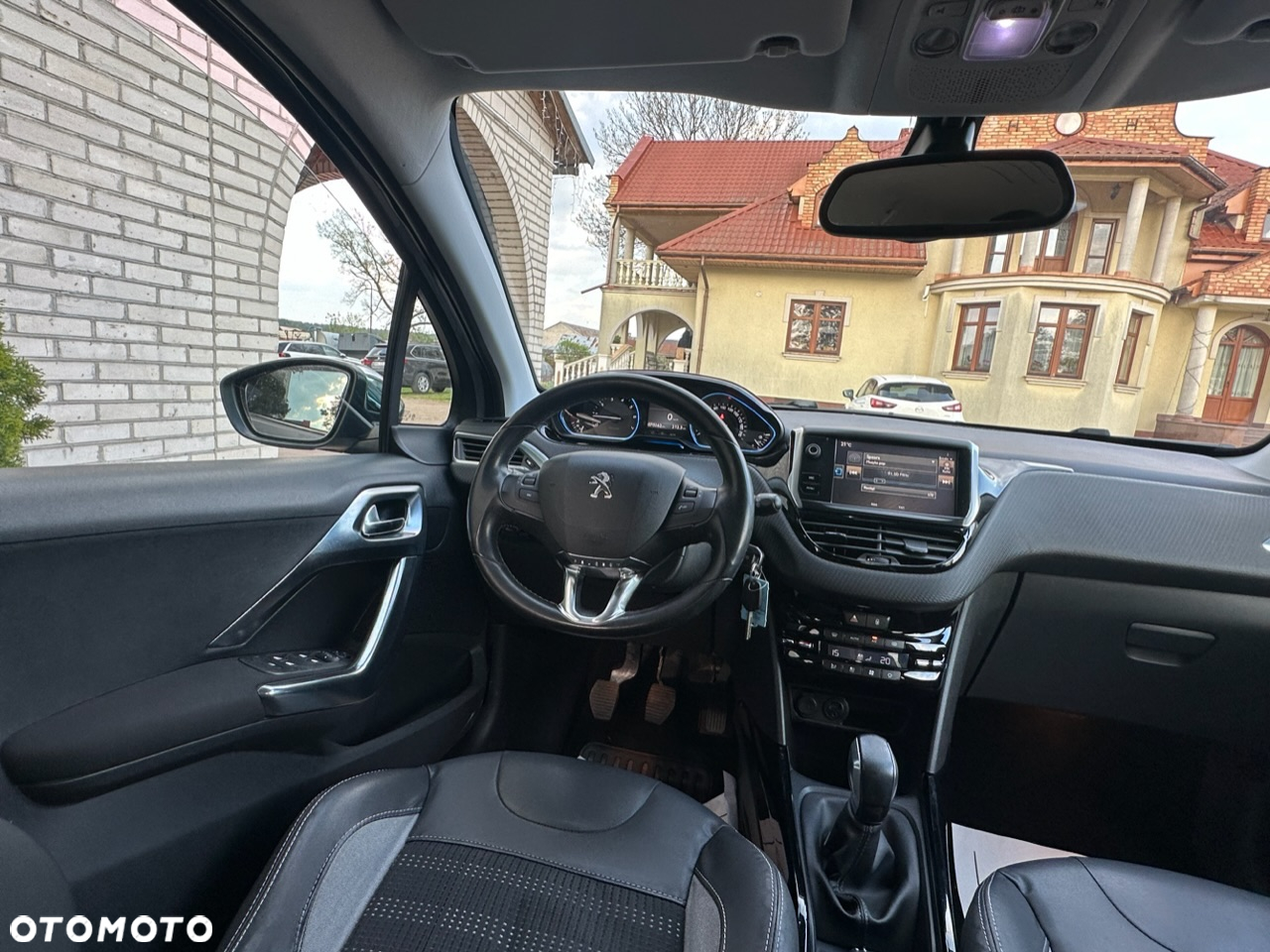 Peugeot 2008 - 11