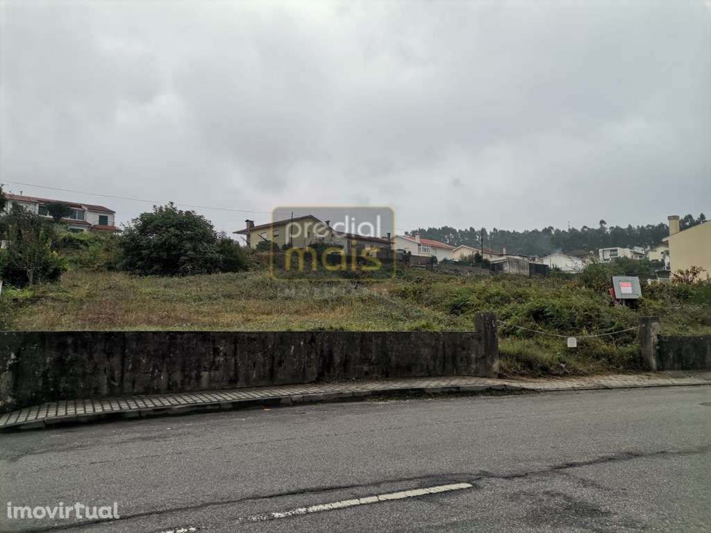 Terreno c/ Projeto Aprovado para 10 Moradias - Grande imagem: 2/4