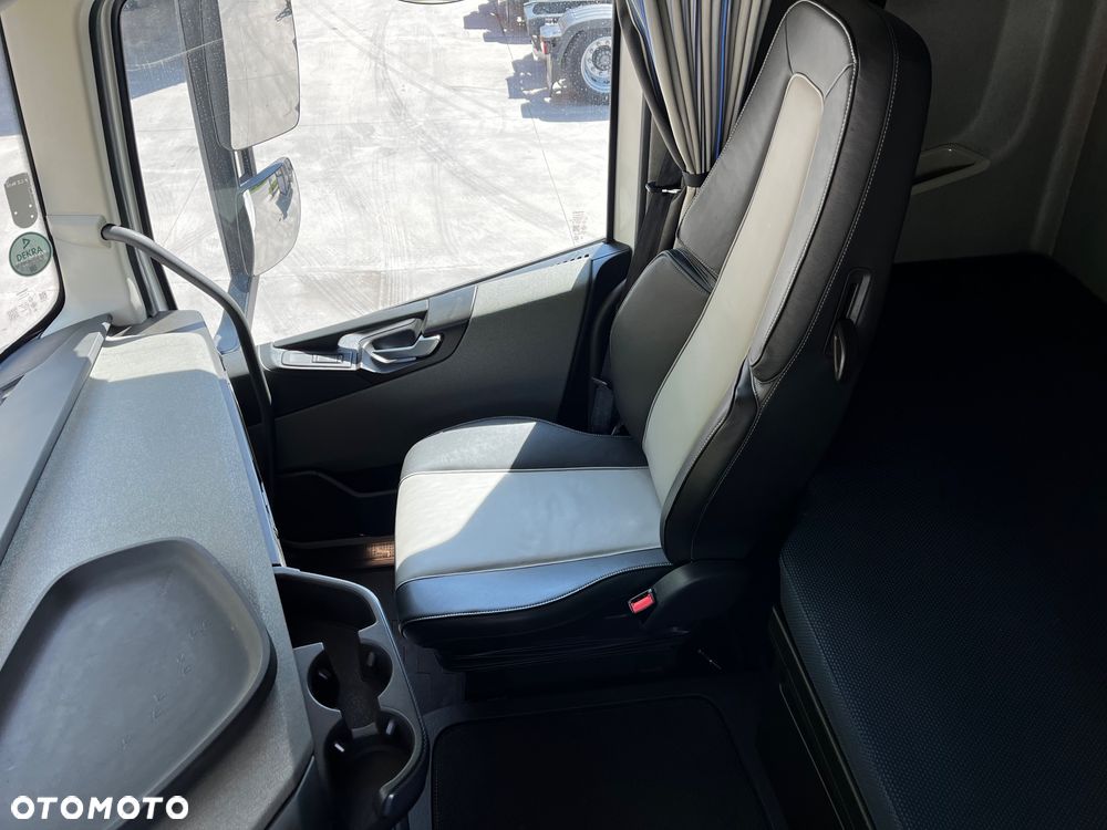Volvo FH 500 // Zamiana na starszy //  Silnik Euro 6 nie Isave // Parkclima // XL // Radary // Duże zbiorniki // Gwarancja // - 25