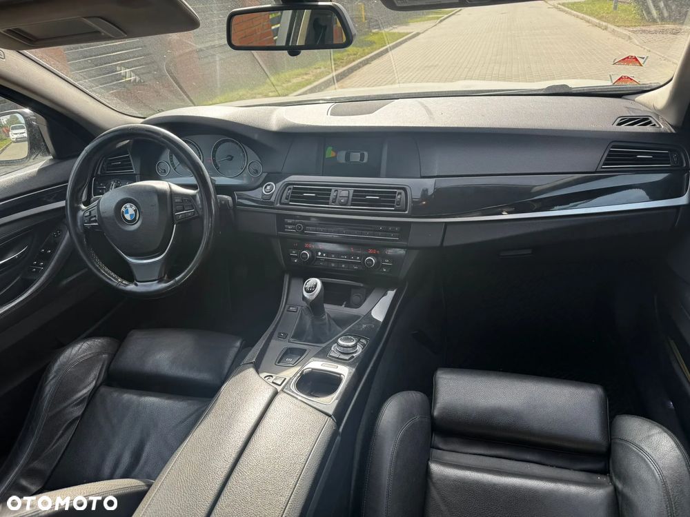 BMW Seria 5 523i - 9