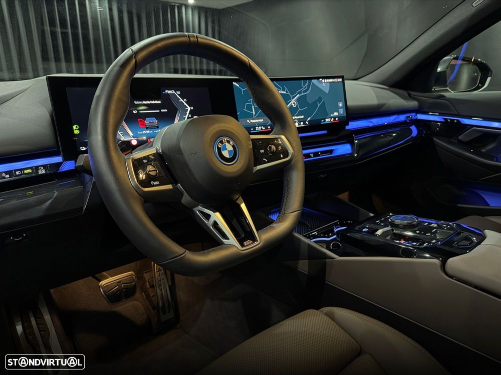 BMW i5 eDrive40 Pack Desportivo M - 16