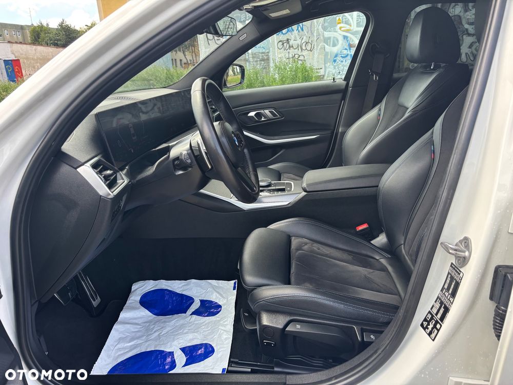 BMW Seria 3 320i xDrive M Sport - 37