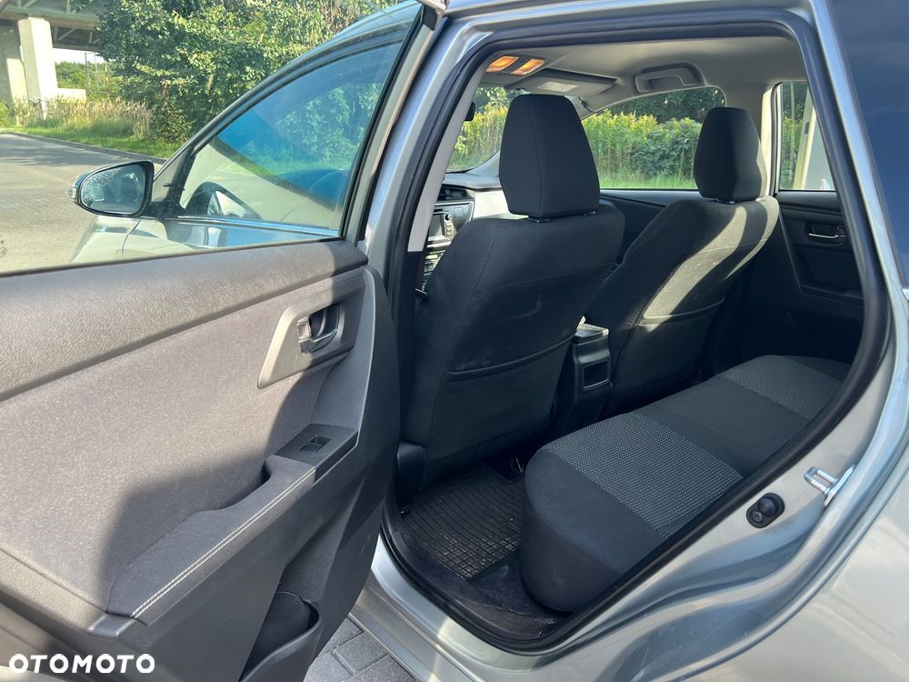 Toyota Auris - 10