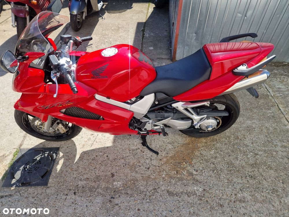 Honda VFR - 21