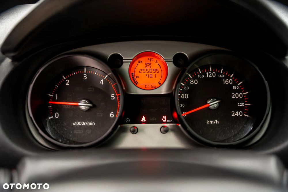 Nissan Qashqai 2.0 dCi 4 x 4 DPF tekna - 25