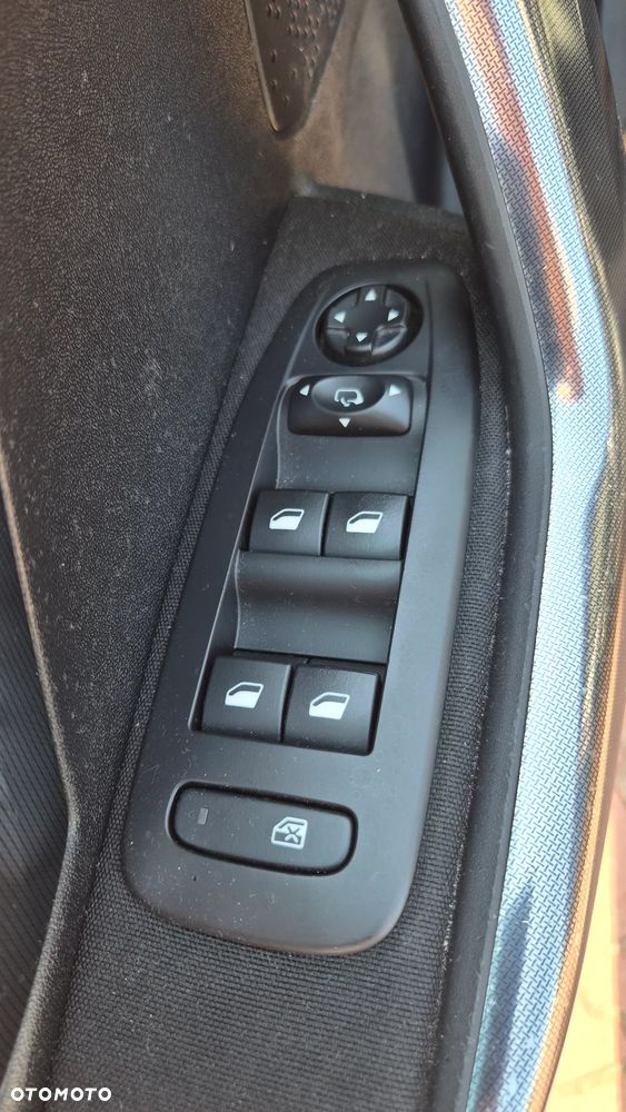 Peugeot 2008 PureTech 110 Stop&Start EAT6 Allure - 25