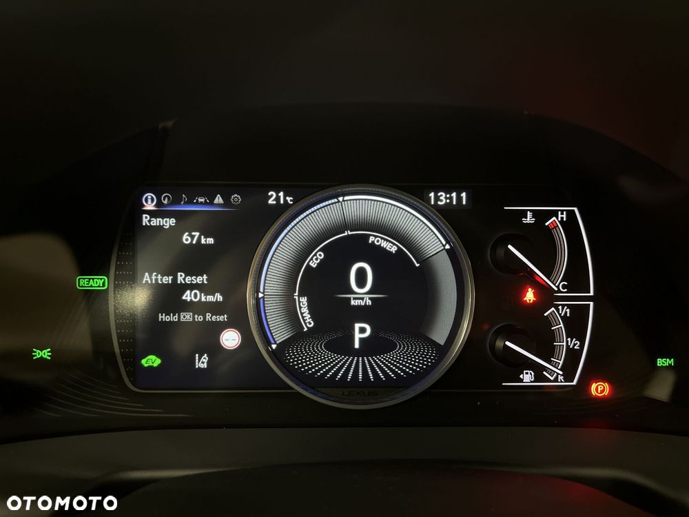 Lexus ES 300h Business Edition - 24