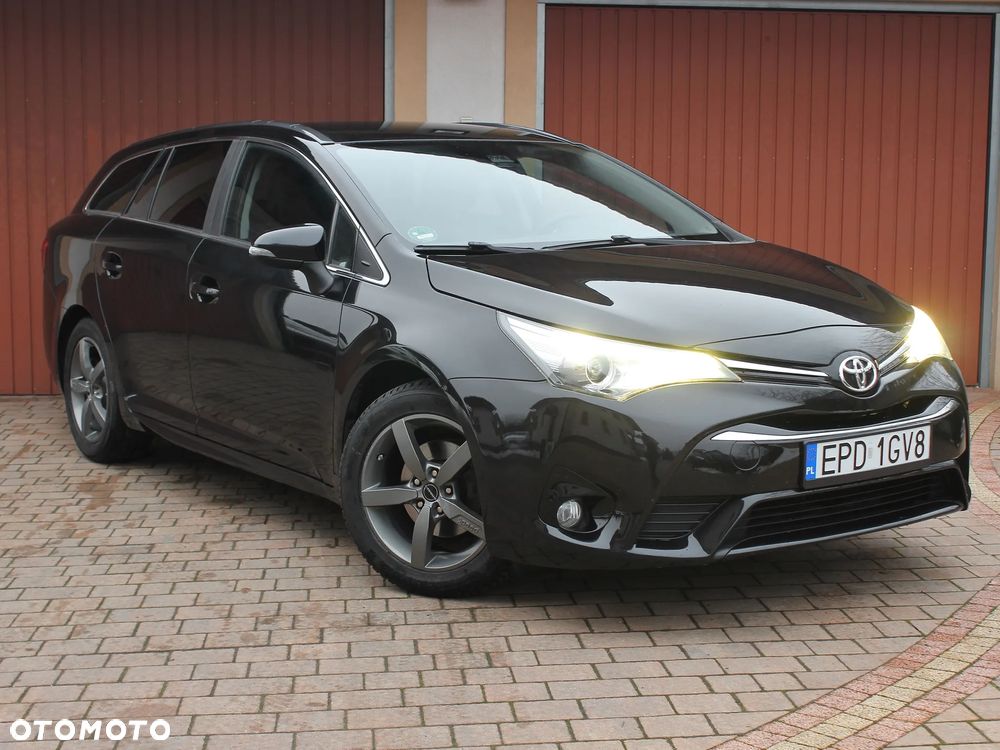 Toyota Avensis 1.8 Premium EU5 - 12