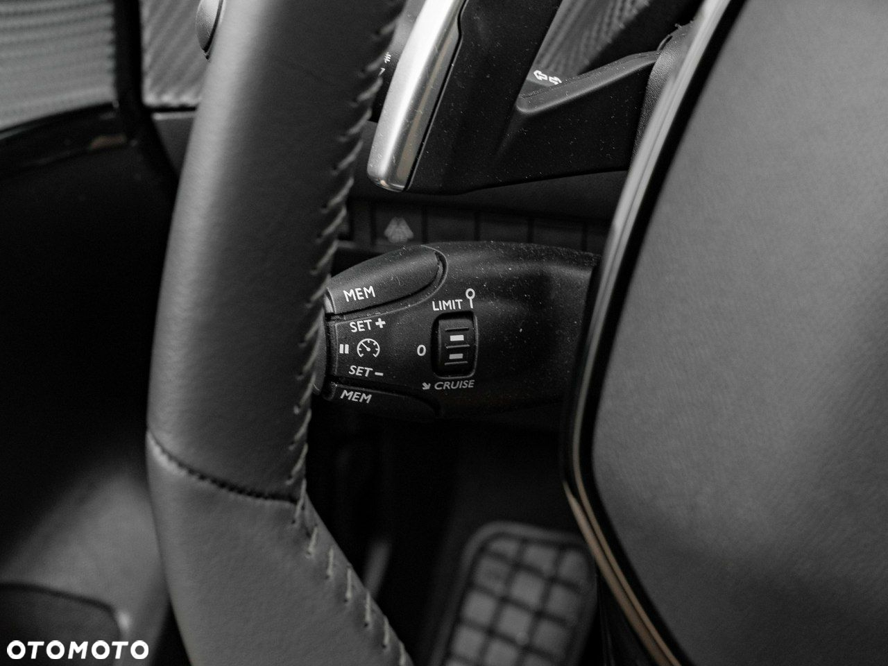Peugeot 208 1.2 PureTech Allure S&S EAT8 - 19