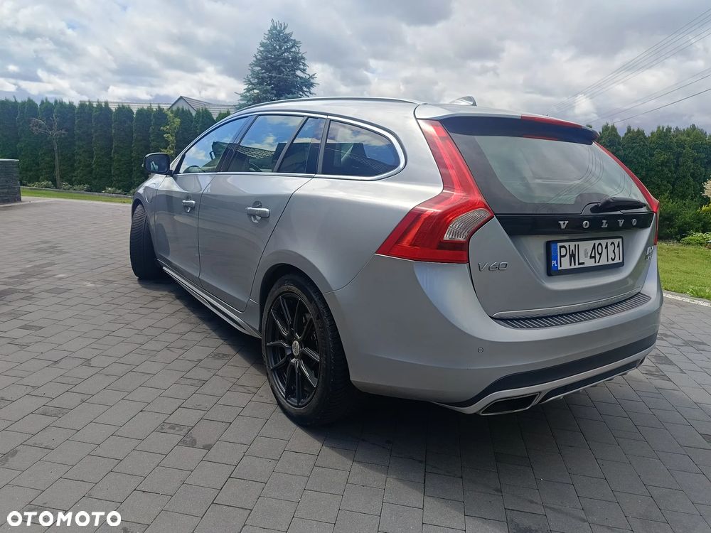 Volvo V60 D6 AWD Plug-in Hybrid Summum - 10