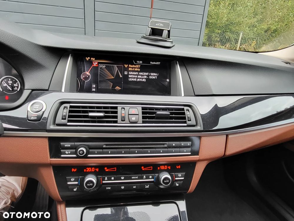 BMW Seria 5 520d Luxury Line - 12