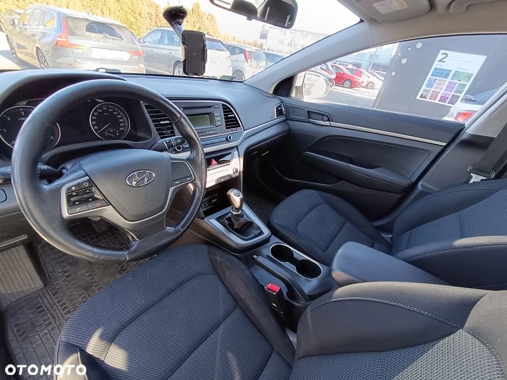 Hyundai Elantra 1.6 CRDi Classic + - 9
