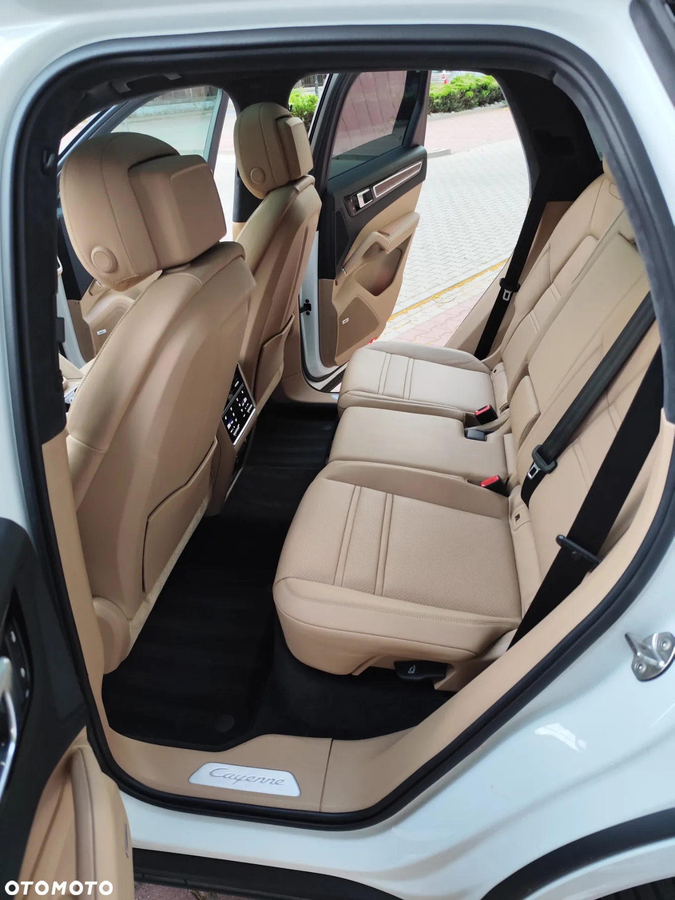 Porsche Cayenne Platinum Edition - 14