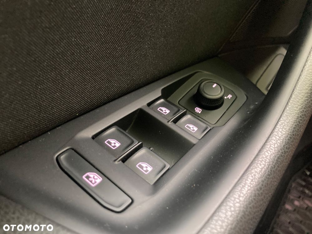 Volkswagen Passat 2.0 TDI EVO Essence DSG - 35