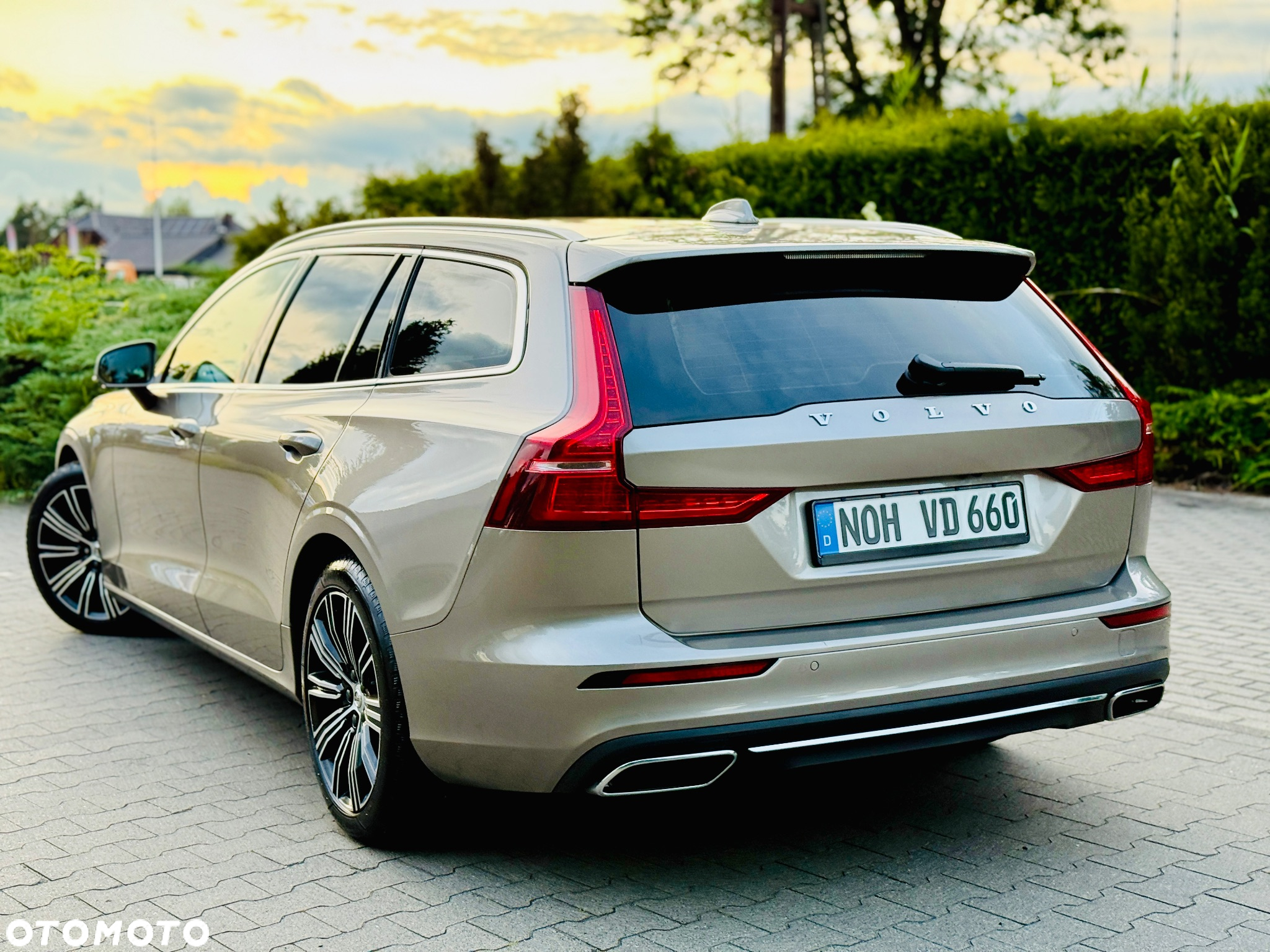 Volvo V60 D4 Inscription - 3