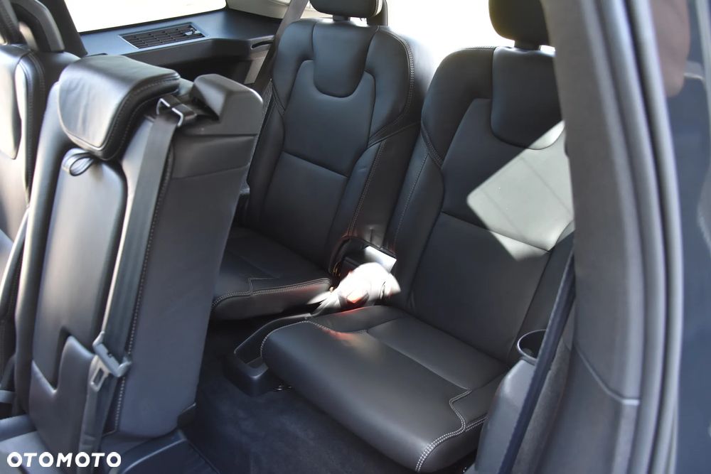 Volvo XC 90 - 16