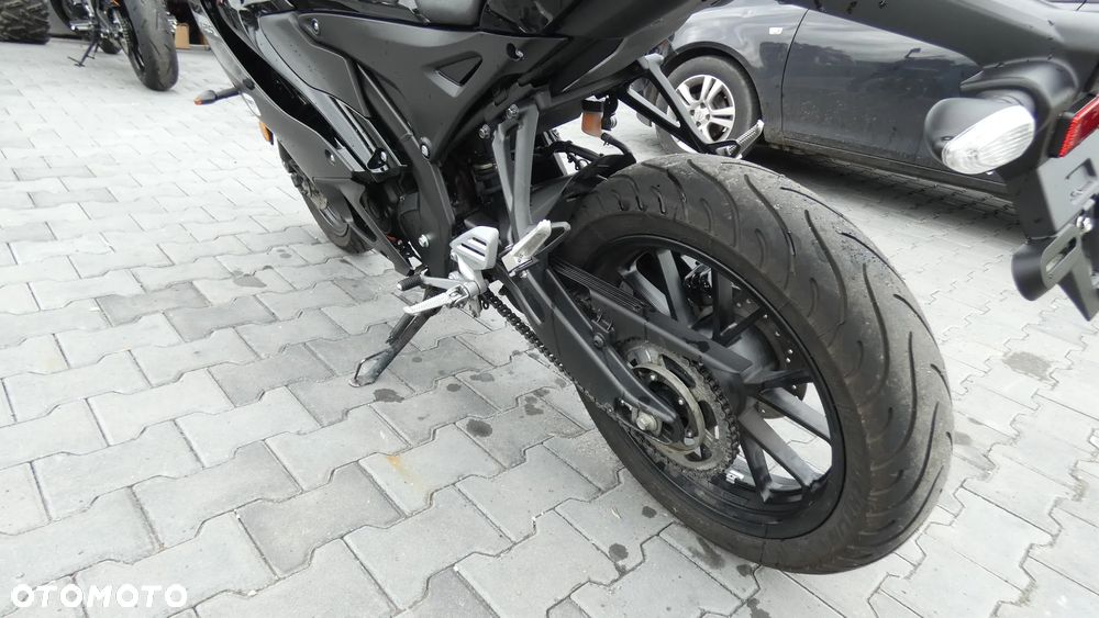Yamaha YZF - 8