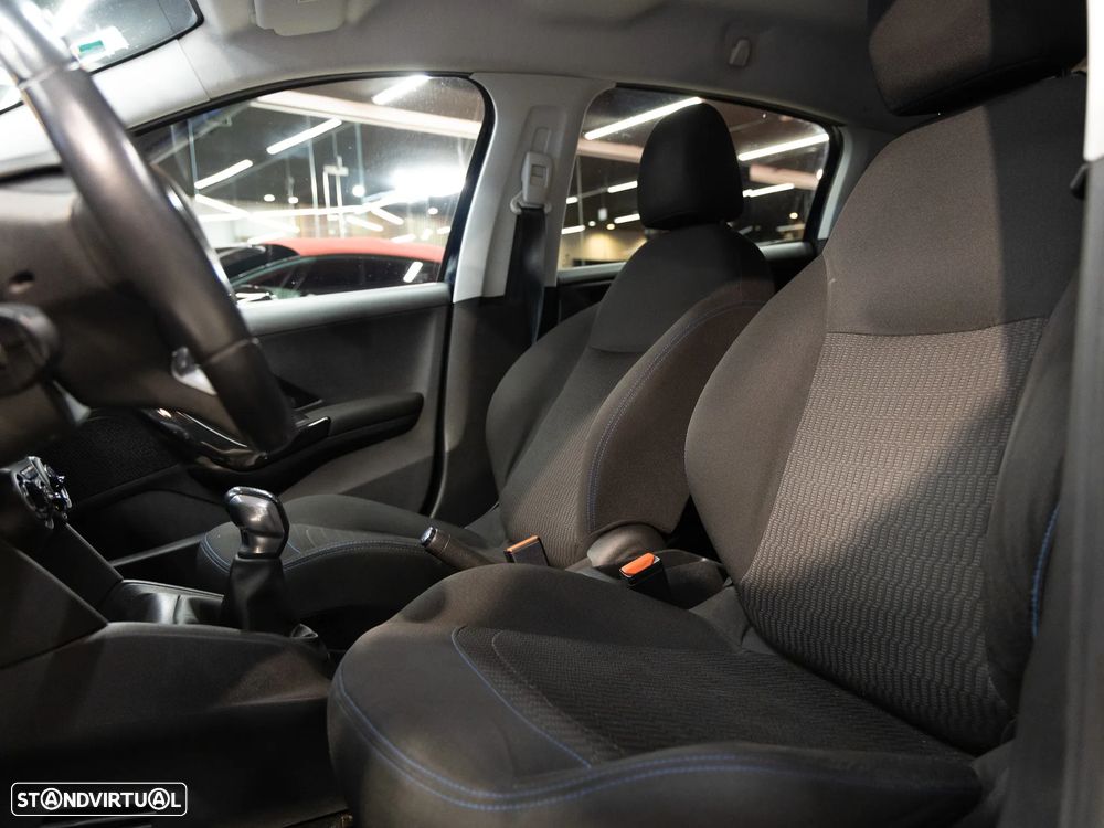 Peugeot 208 1.6 BlueHDi Style - 17