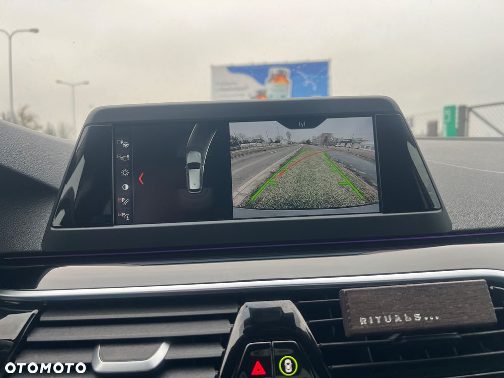 BMW Seria 5 520d Luxury Line sport - 29