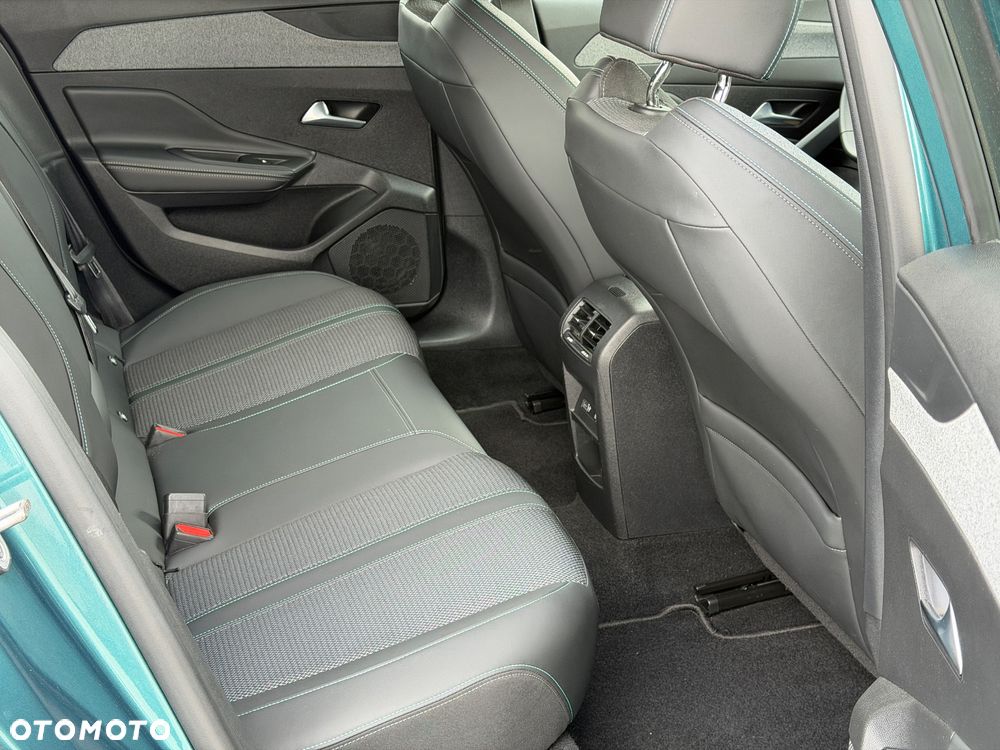 Peugeot 308 BlueHDi 130 EAT8 Allure - 33