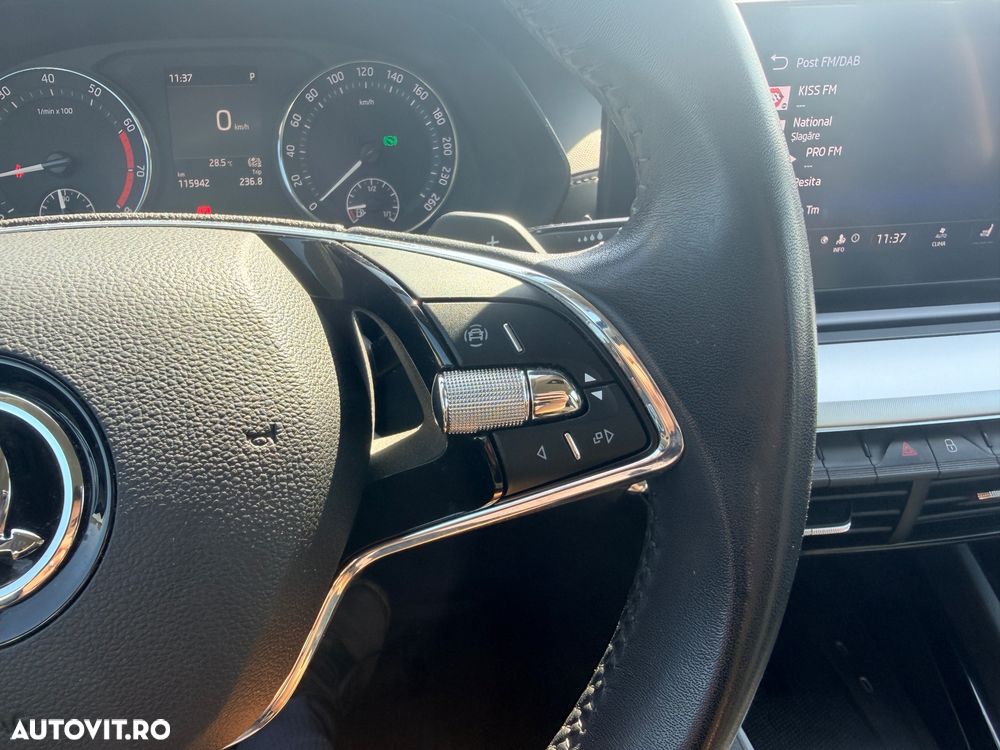 SKODA Octavia 2023 — imagine 16