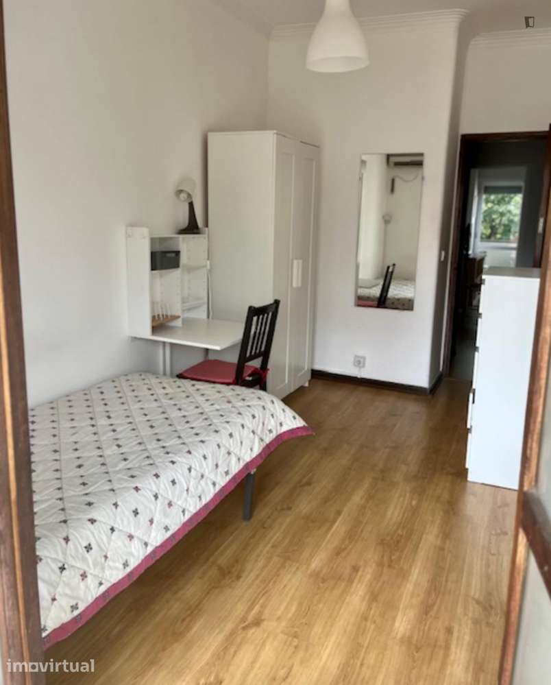 Quarto - localizado em Sete Rios Lisbon - Grande imagem: 2/32