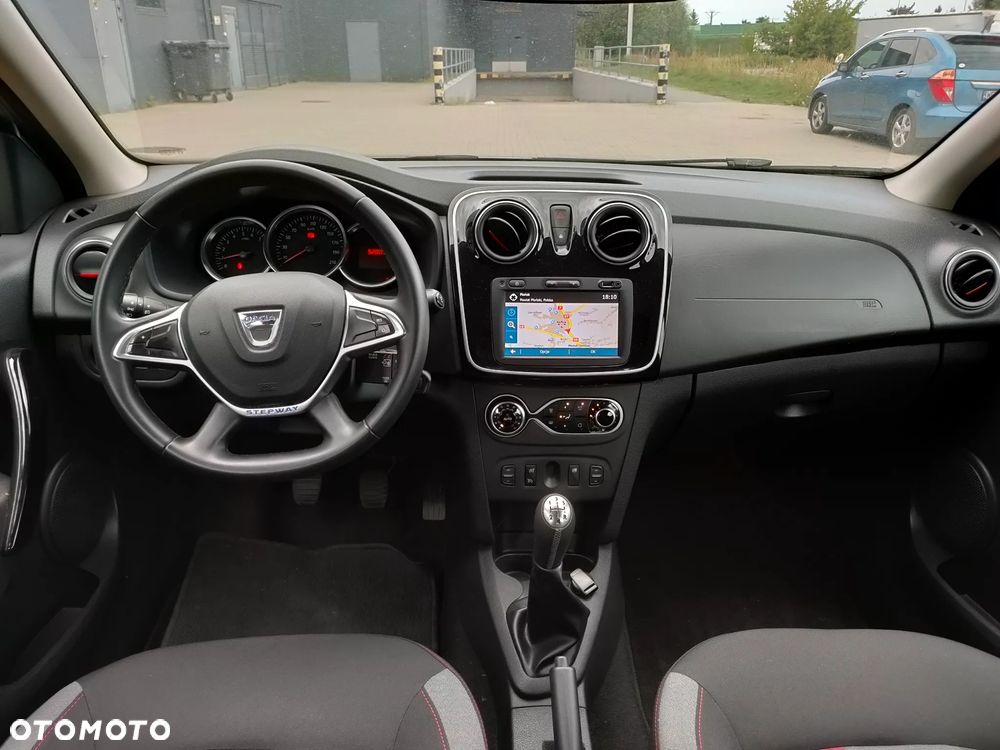 Dacia Logan TCe 90 S&S Stepway Celebration - 26