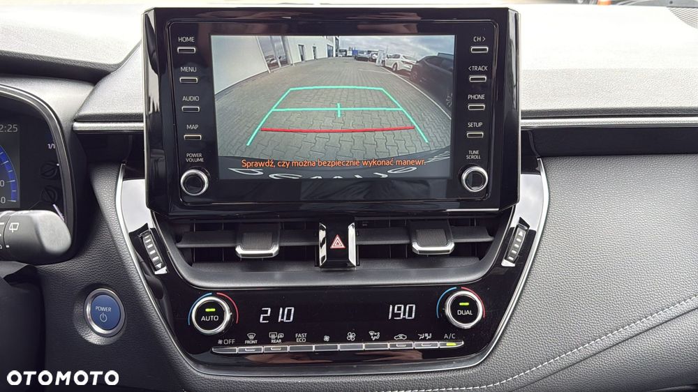 Toyota Corolla 2.0 Hybrid Comfort - 17