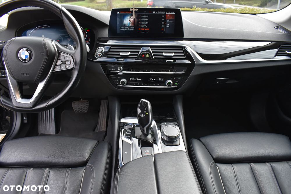 BMW Seria 5 518d Sport Line sport - 22