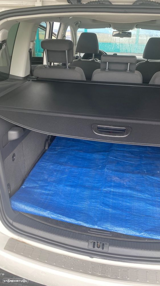 VW Touran 2.0 TDI Blue.Highline 7L - 19