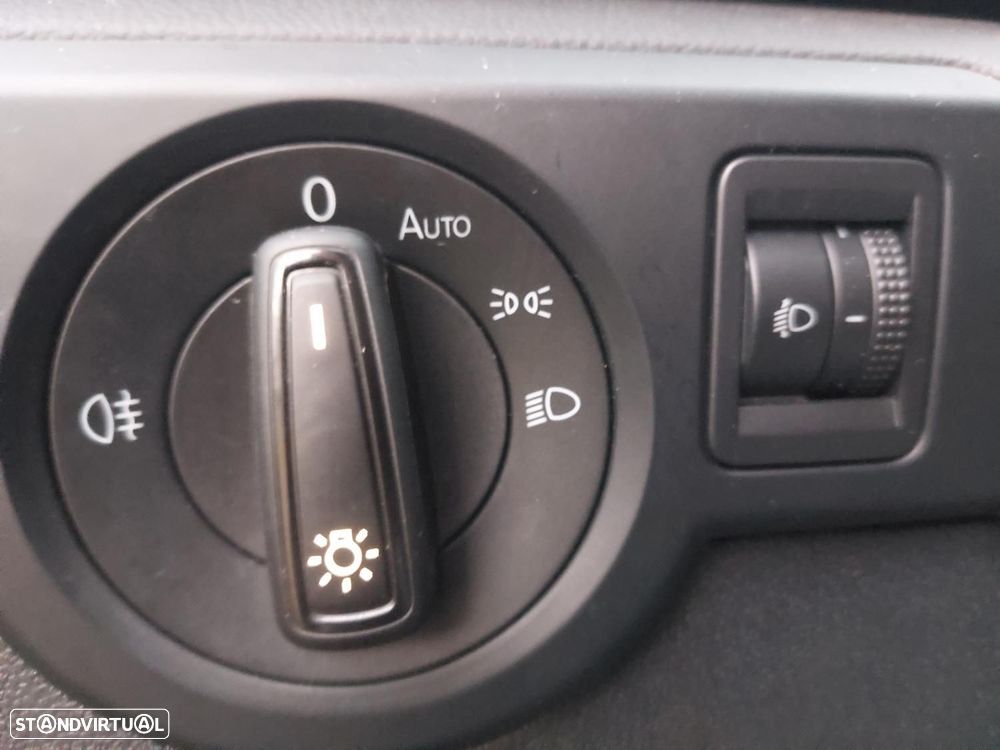 VW T-Cross 1.0 TSI Urban DSG - 21