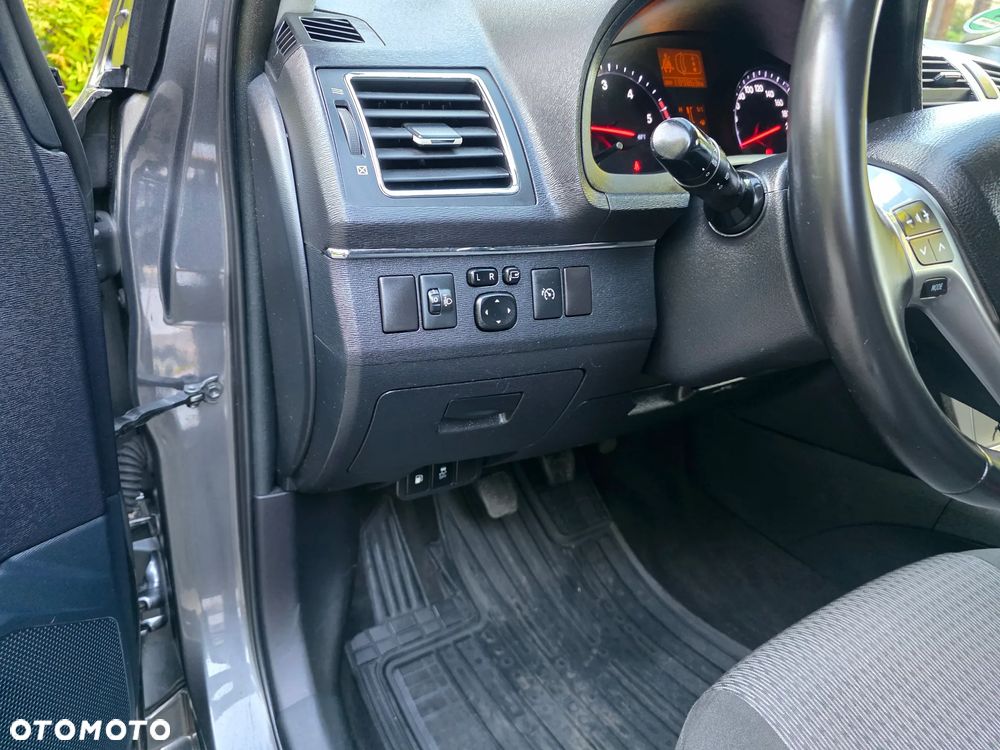 Toyota Avensis 2.0 D-4D Edition - 27