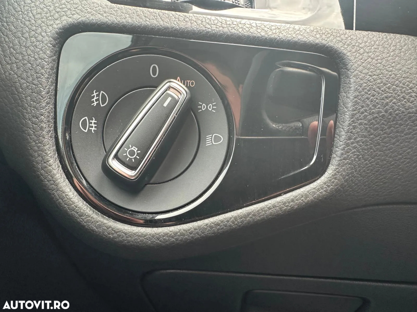 Volkswagen Golf 1.6 TDI DSG Highline - 16