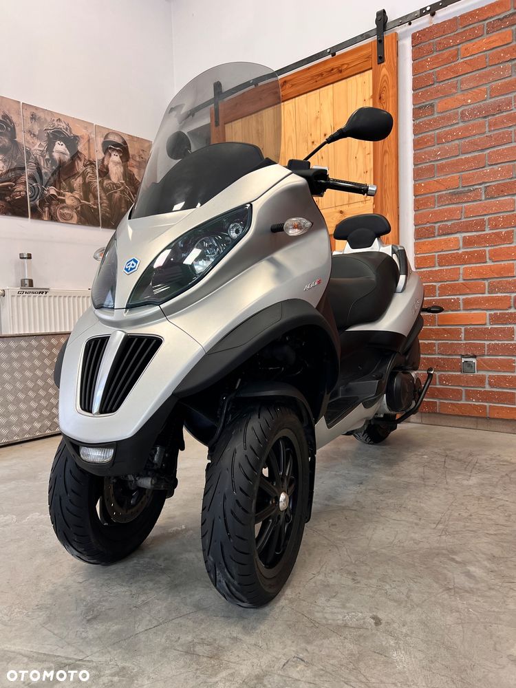 Piaggio MP-3 - 7