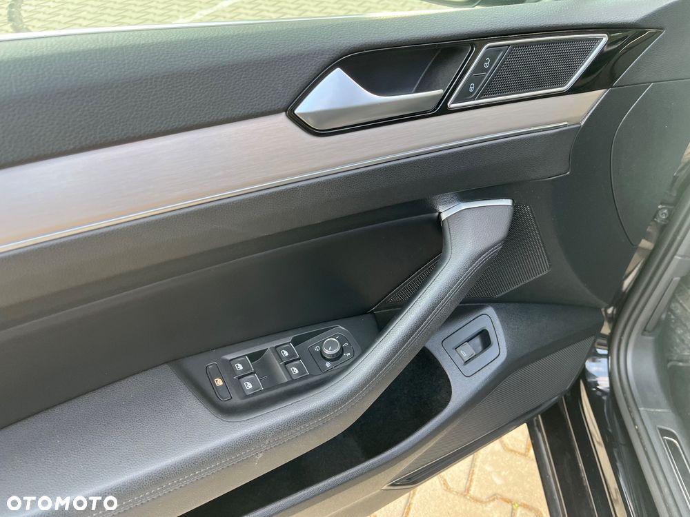 Volkswagen Passat 1.5 TSI EVO Highline DSG - 25