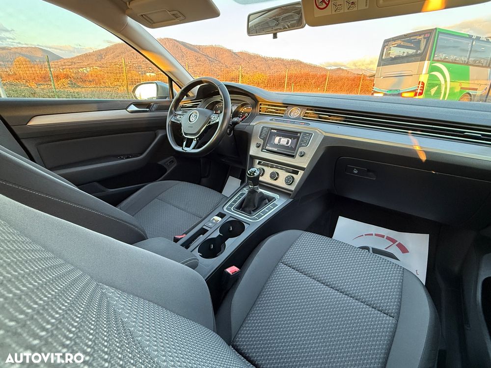 Volkswagen Passat Variant 1.6 TDI (BlueMotion Technology) Comfortline - 24